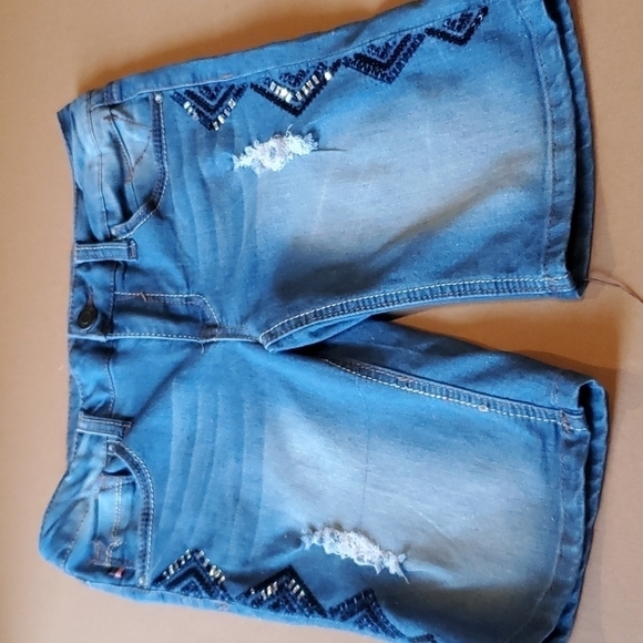 Vigoss The Jagger bermuda  girls embellished denim shorts. Preowned size 12 - Picture 1 of 10